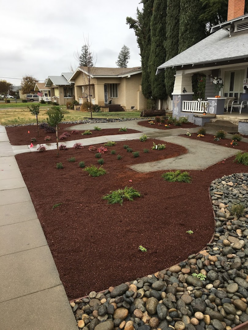 Mulch beds and walkway landscaping, Visalia CA