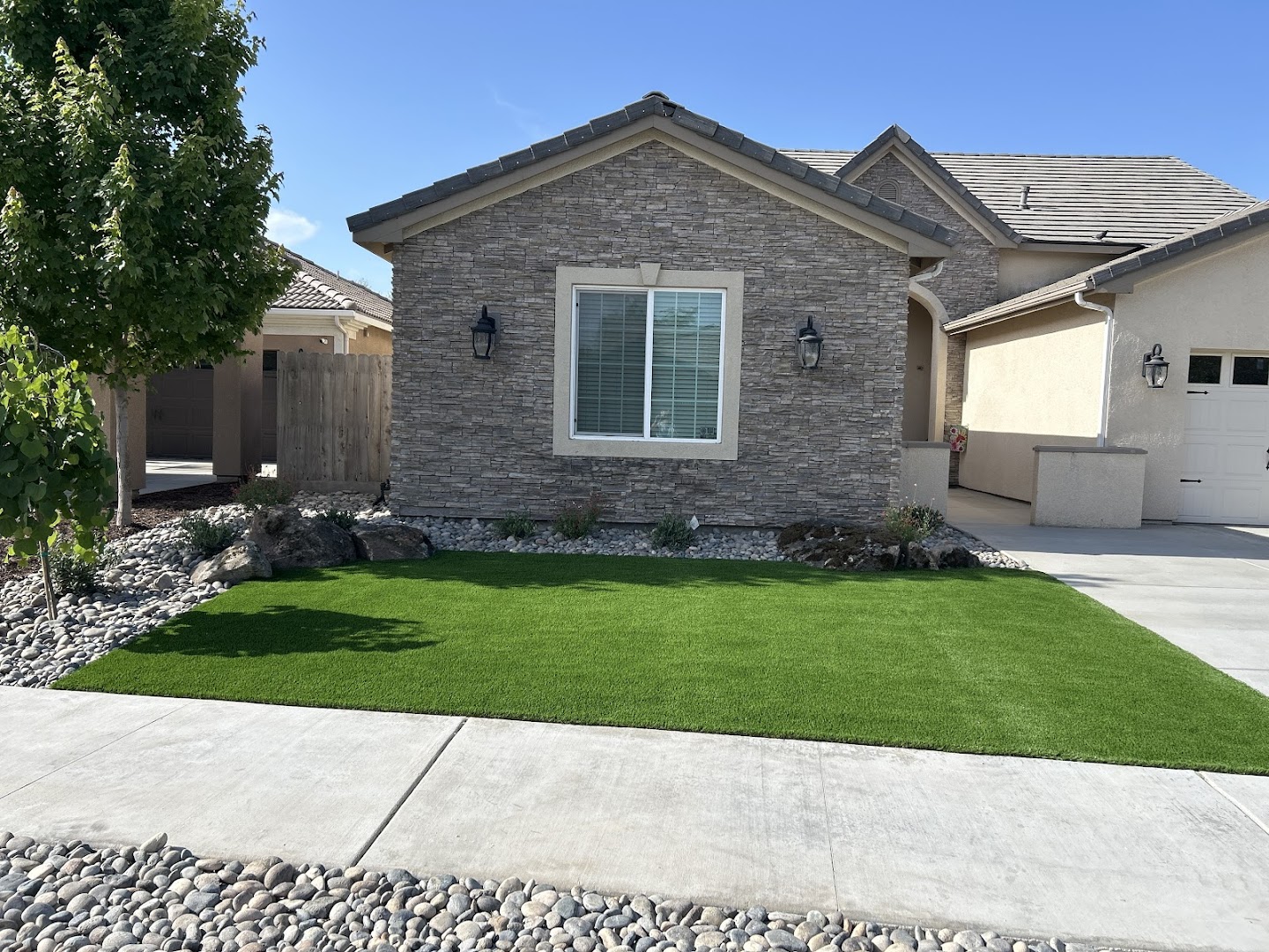 Artificial turf front lawn install, Visalia CA